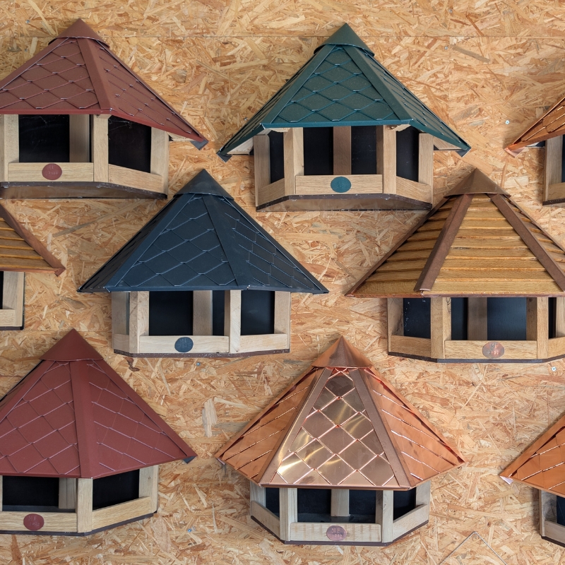 Halbes Vogelhaus zur Wandbefestigung, verschiedene Dachvarianten
