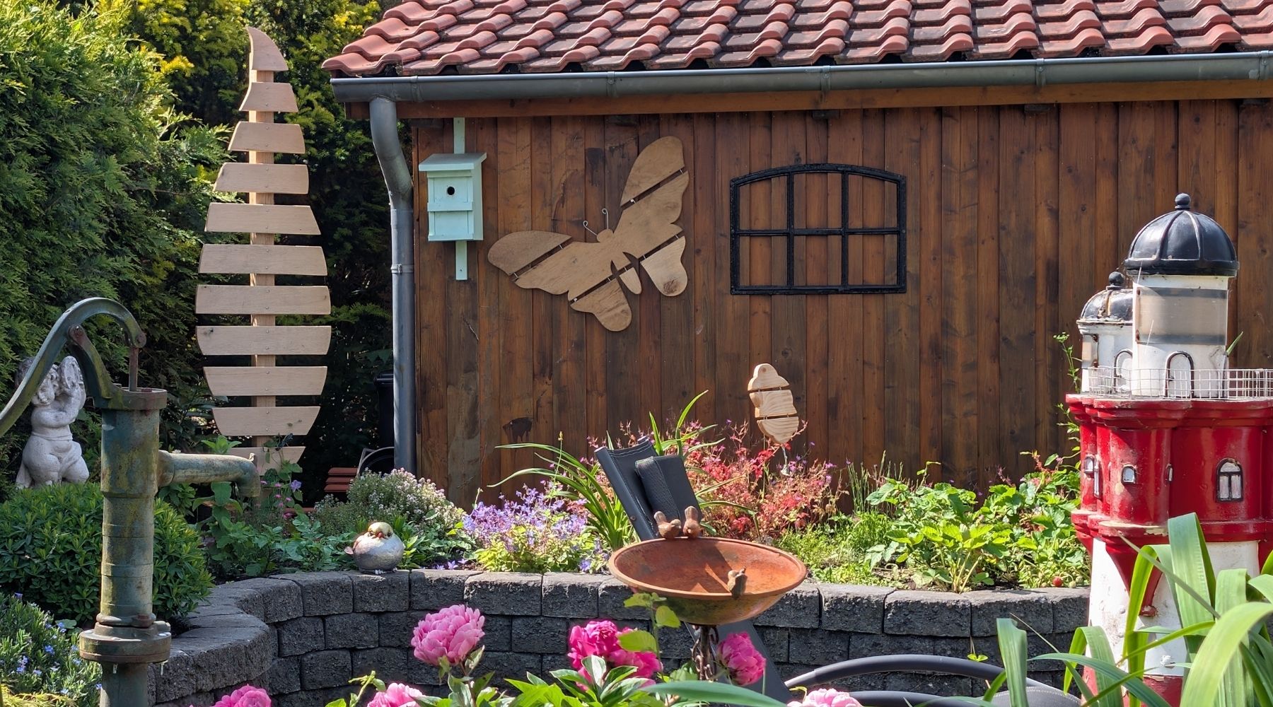 Holzdeko-im-Garten